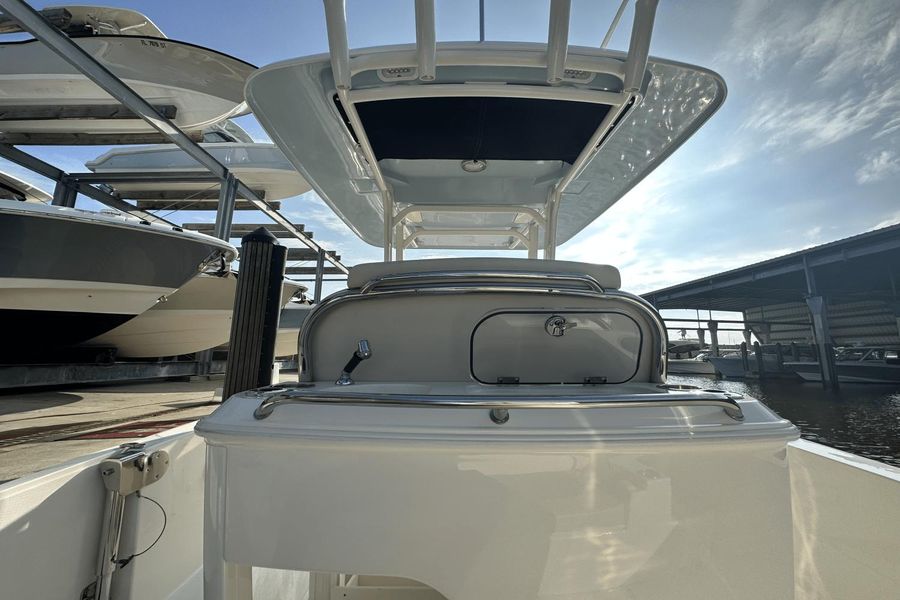 2021 Boston Whaler 270 Dauntless