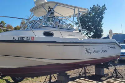 Boston Whaler 23 Conquest