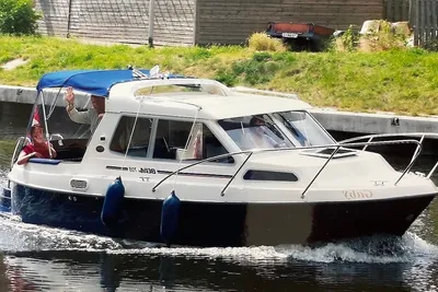2006 Bella 703
