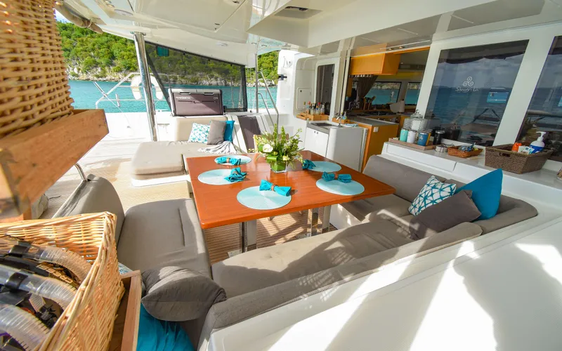 Sandy Lee Yacht Photos Pics 