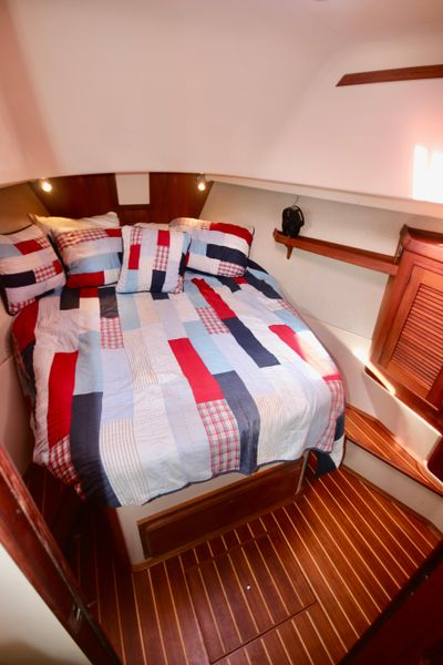 2005 Island Packet 370