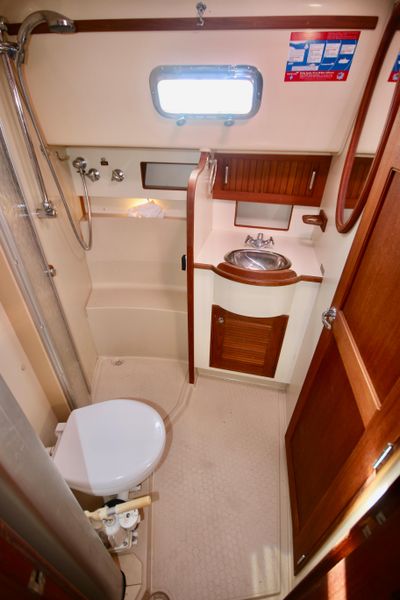2005 Island Packet 370