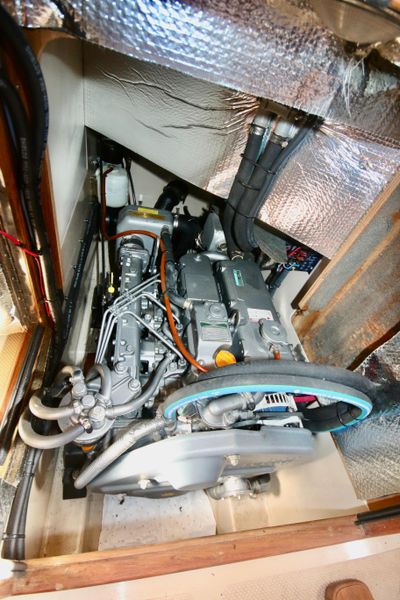 2005 Island Packet 370