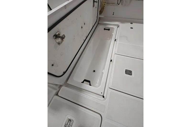 Got Fish Yacht Photos Pics 2005 Tiara Yachts 3200 Open deck storage compartment with open hatch.