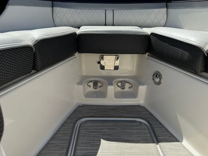 Knot@work Yacht Photos Pics 