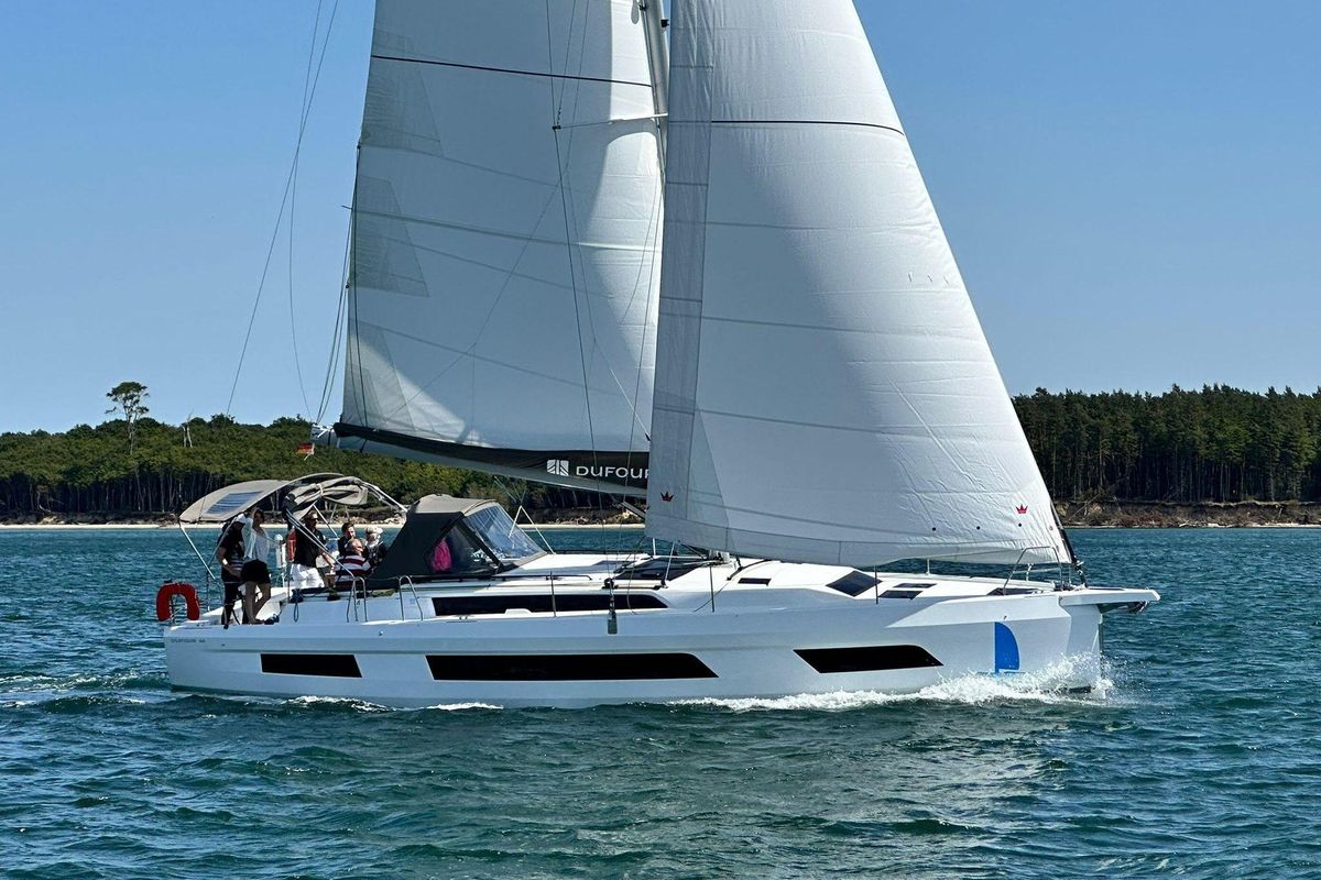 2025 Dufour 45 