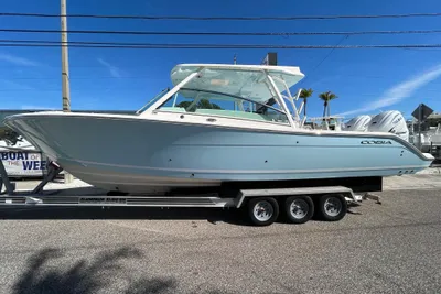 Cobia 330 DC