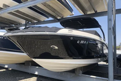 Sea Ray SDX 270