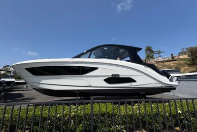 Sea Ray Sundancer 370 Outboard