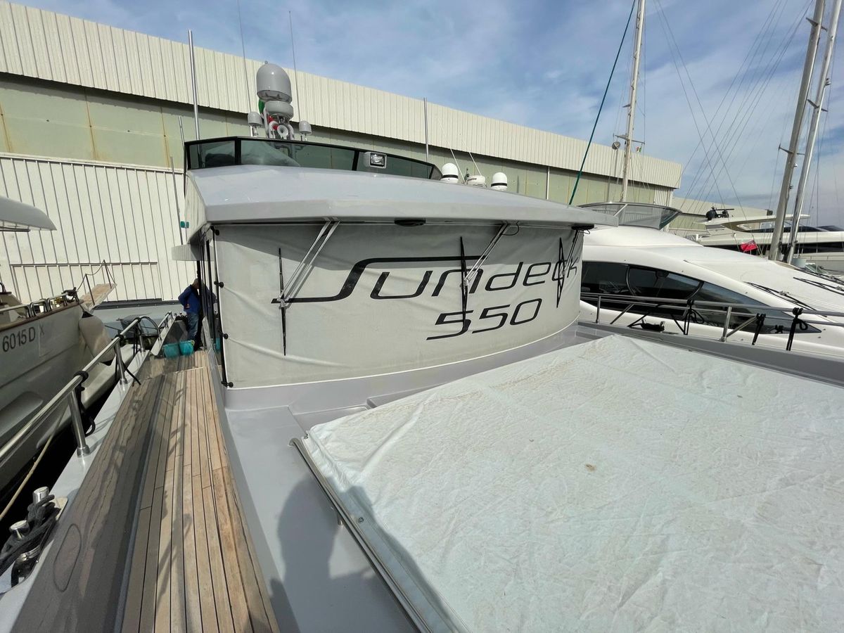 2017 Sundeck Yachts 56 