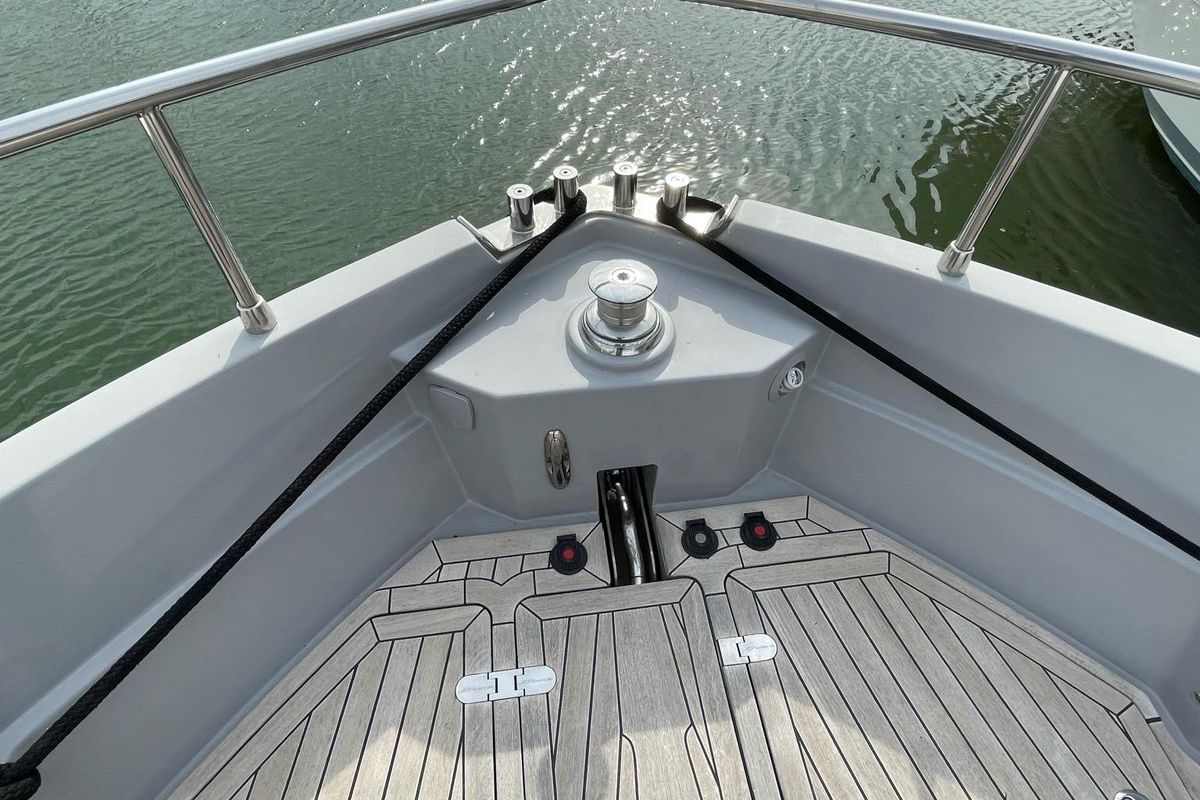2017 Sundeck Yachts 56 