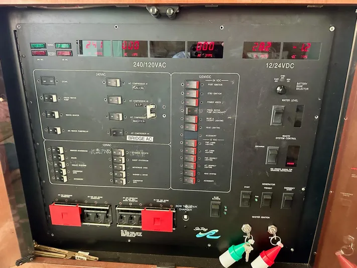 Dragonfly Yacht Photos Pics 