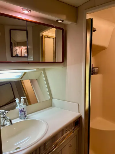 Dragonfly Yacht Photos Pics 