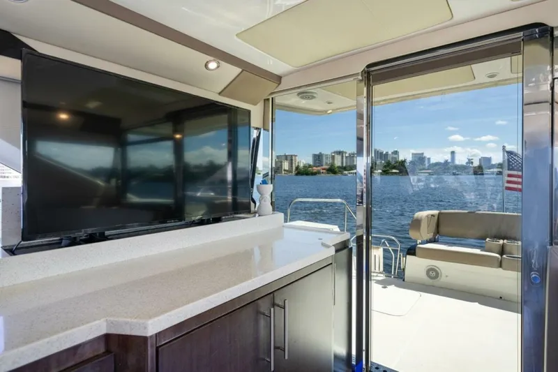  Yacht Photos Pics 2017 Regal 53 Sport Coupe - Image 18