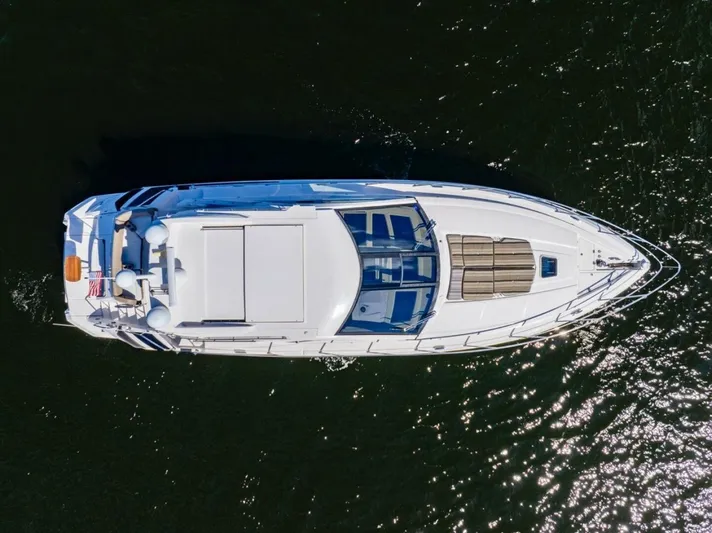  Yacht Photos Pics 2017 Regal 53 Sport Coupe - Image 9