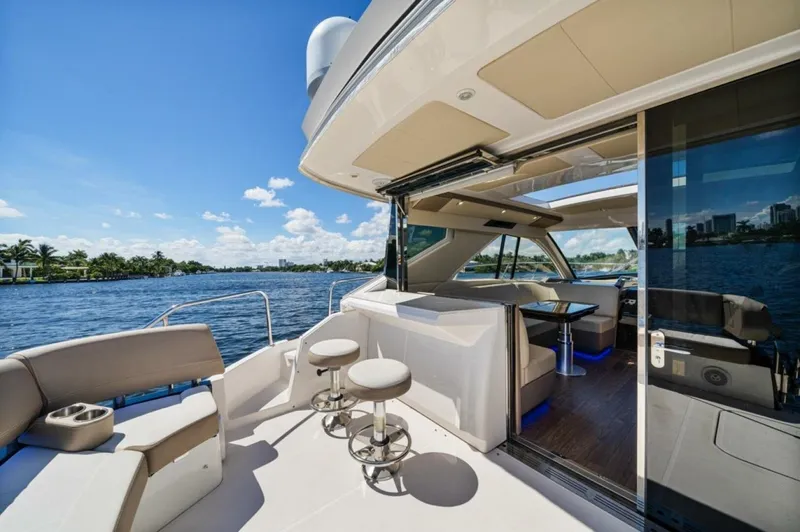  Yacht Photos Pics 2017 Regal 53 Sport Coupe - Image 14