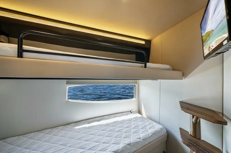  Yacht Photos Pics 2017 Regal 53 Sport Coupe - Image 33