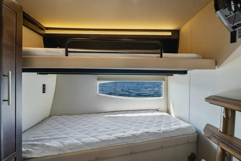  Yacht Photos Pics 2017 Regal 53 Sport Coupe - Image 32