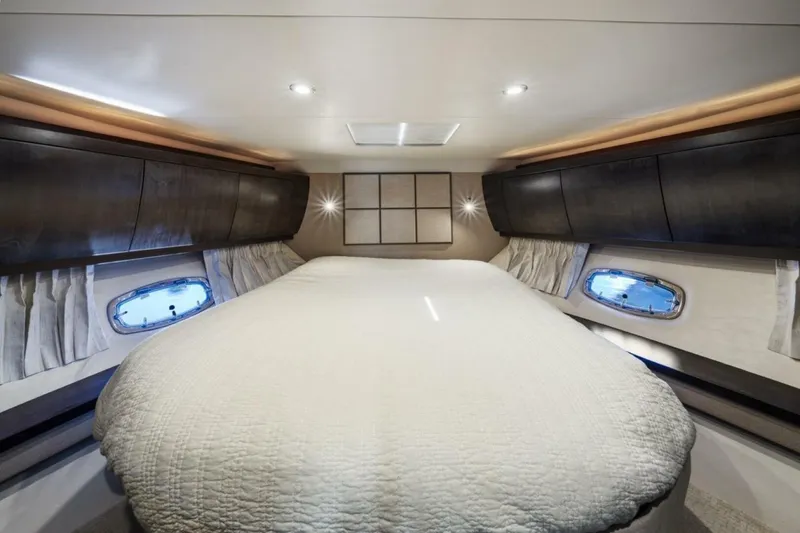  Yacht Photos Pics 2017 Regal 53 Sport Coupe - Image 34