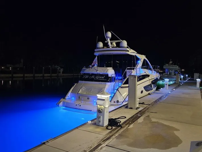  Yacht Photos Pics 2017 Regal 53 Sport Coupe - Image 49