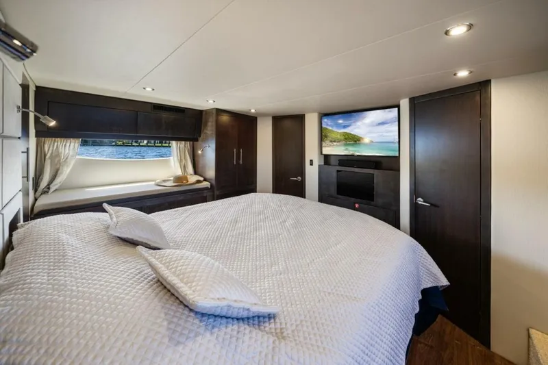  Yacht Photos Pics 2017 Regal 53 Sport Coupe - Image 38