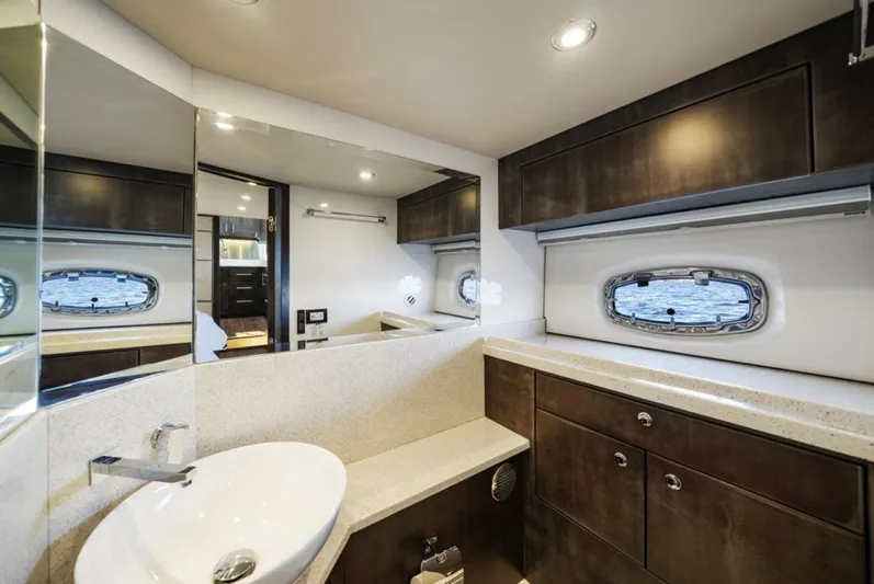  Yacht Photos Pics 2017 Regal 53 Sport Coupe - Image 35