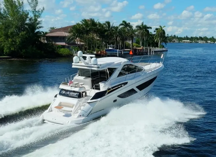  Yacht Photos Pics 2017 Regal 53 Sport Coupe - Image 2
