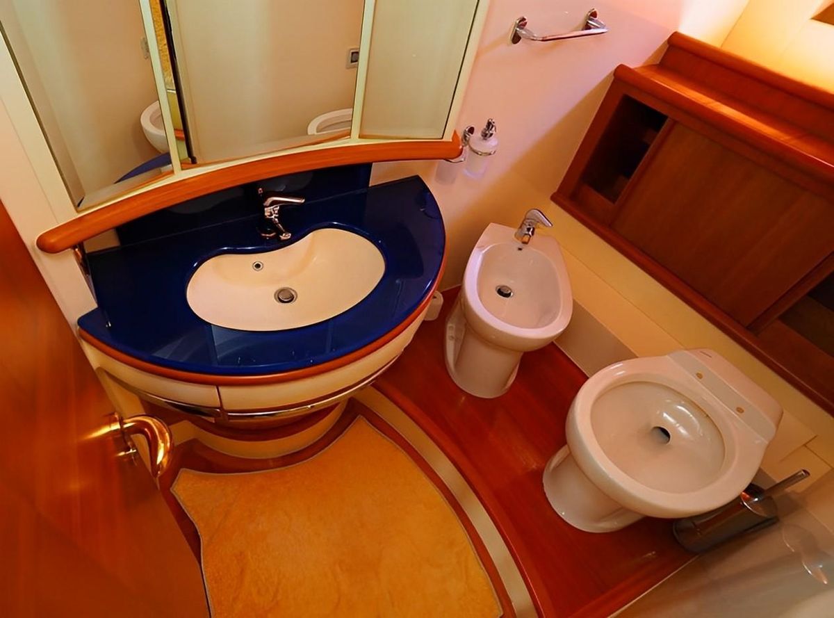 2009 Azimut 65 