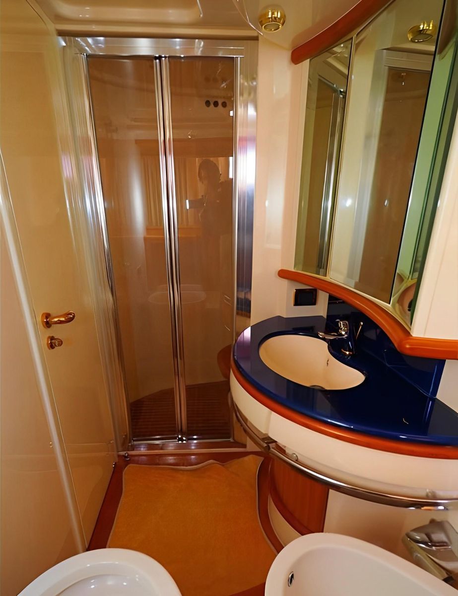 2009 Azimut 65 