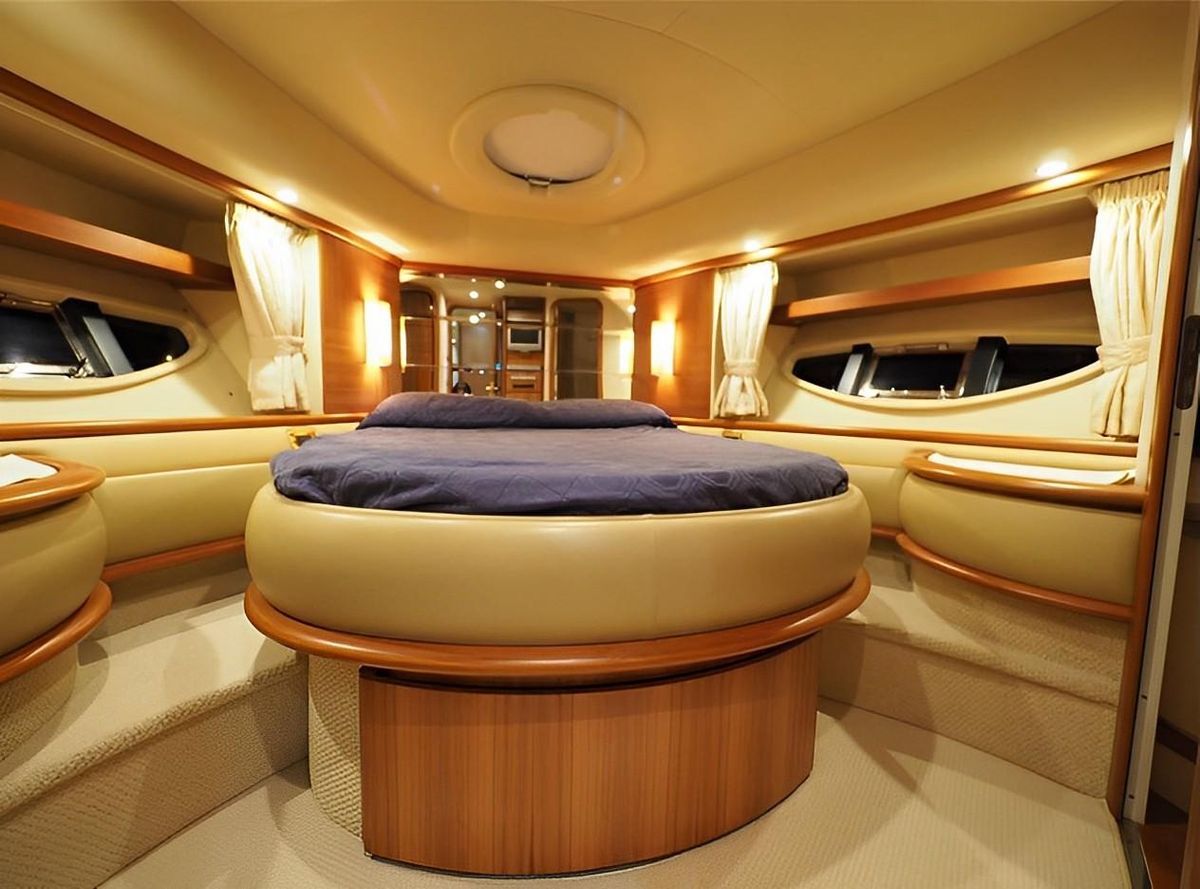 2009 Azimut 65 