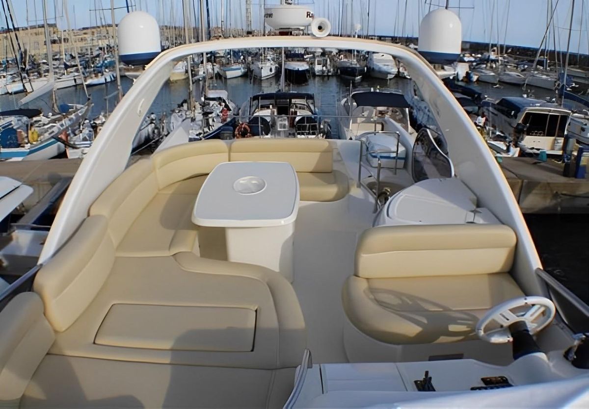 2009 Azimut 65 