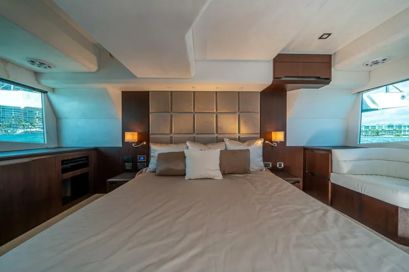  Yacht Photos Pics 2020 Galeon 470 Sky - Image 23