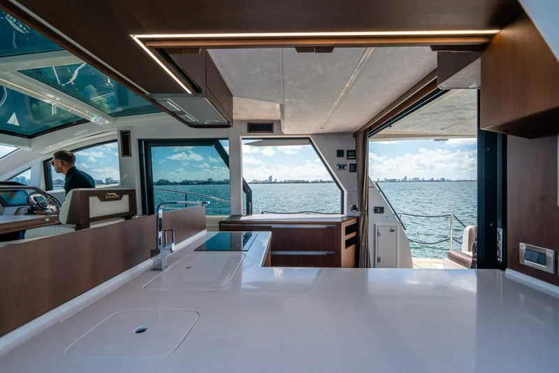  Yacht Photos Pics 2020 Galeon 470 Sky - Image 17