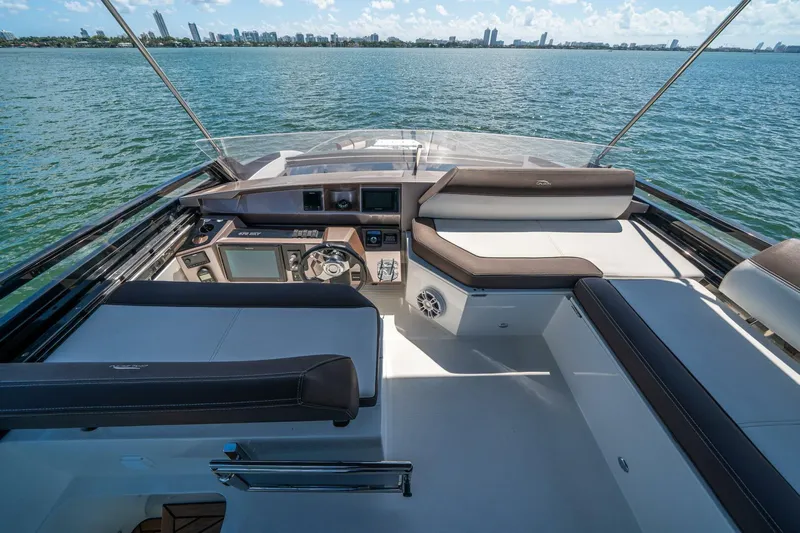  Yacht Photos Pics 2020 Galeon 470 Sky - Image 10
