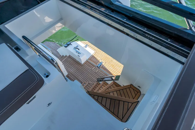  Yacht Photos Pics 2020 Galeon 470 Sky - Image 13