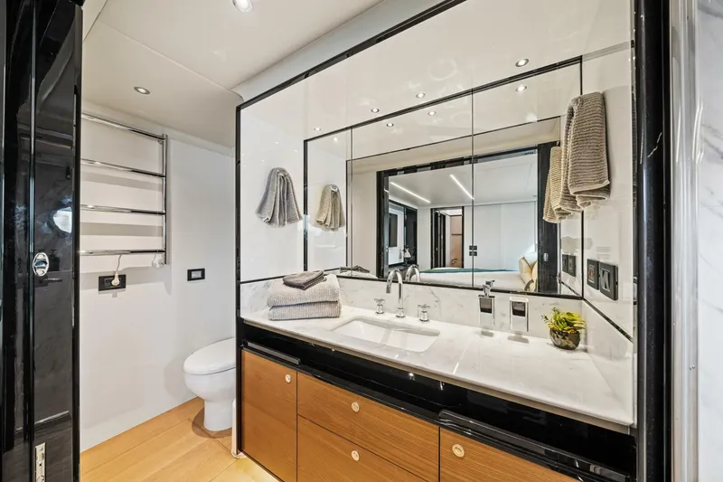  Yacht Photos Pics 2024 Absolute 64 Navetta - Image 45