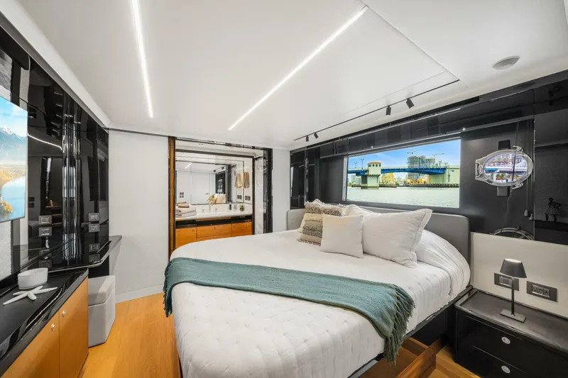  Yacht Photos Pics 2024 Absolute 64 Navetta - Image 39