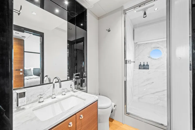  Yacht Photos Pics 2024 Absolute 64 Navetta - Image 49