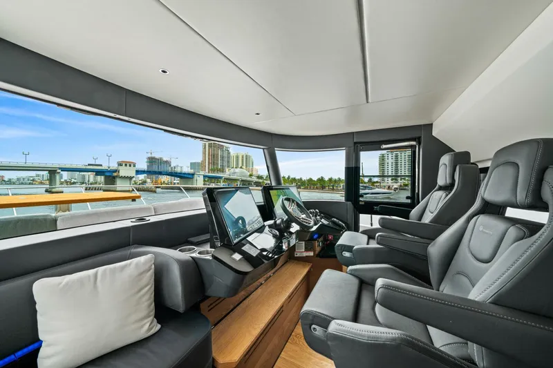  Yacht Photos Pics 2024 Absolute 64 Navetta - Image 25