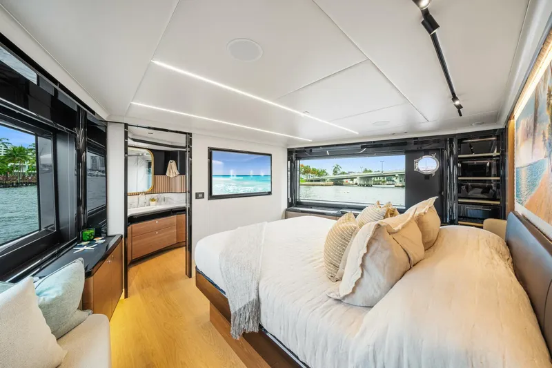  Yacht Photos Pics 2024 Absolute 64 Navetta - Image 27