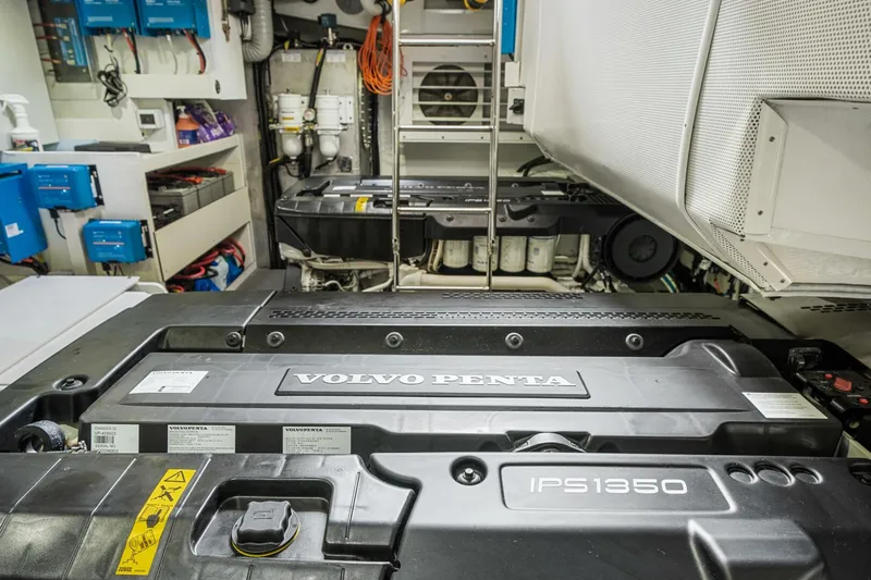  Yacht Photos Pics 2024 Absolute 64 Navetta - Image 73