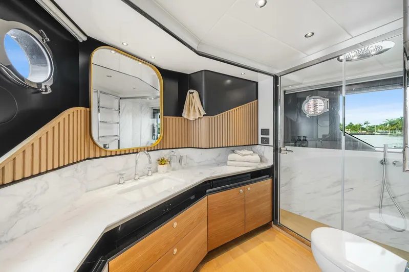  Yacht Photos Pics 2024 Absolute 64 Navetta - Image 33