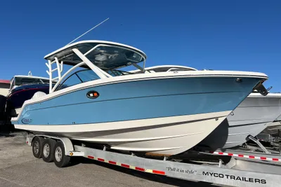 Robalo R317 Dual Console