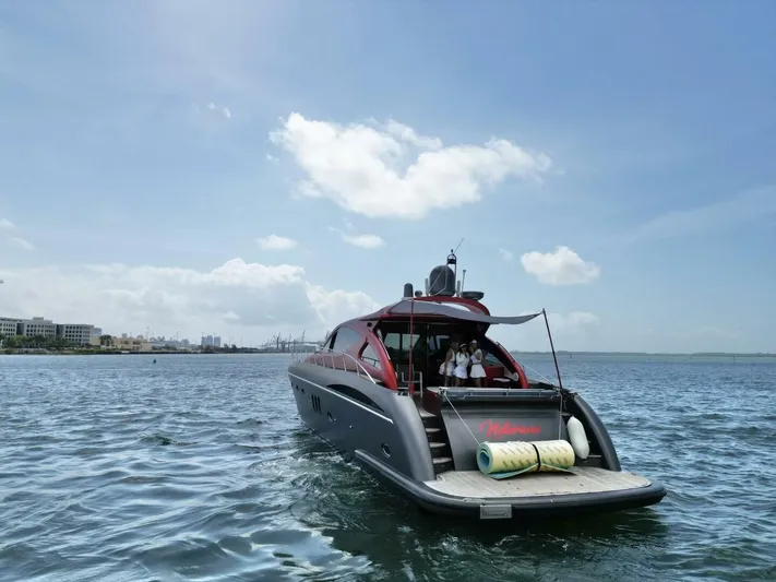 Notorius Yacht Photos Pics 2007 Gianetti Ht68 - Image 10