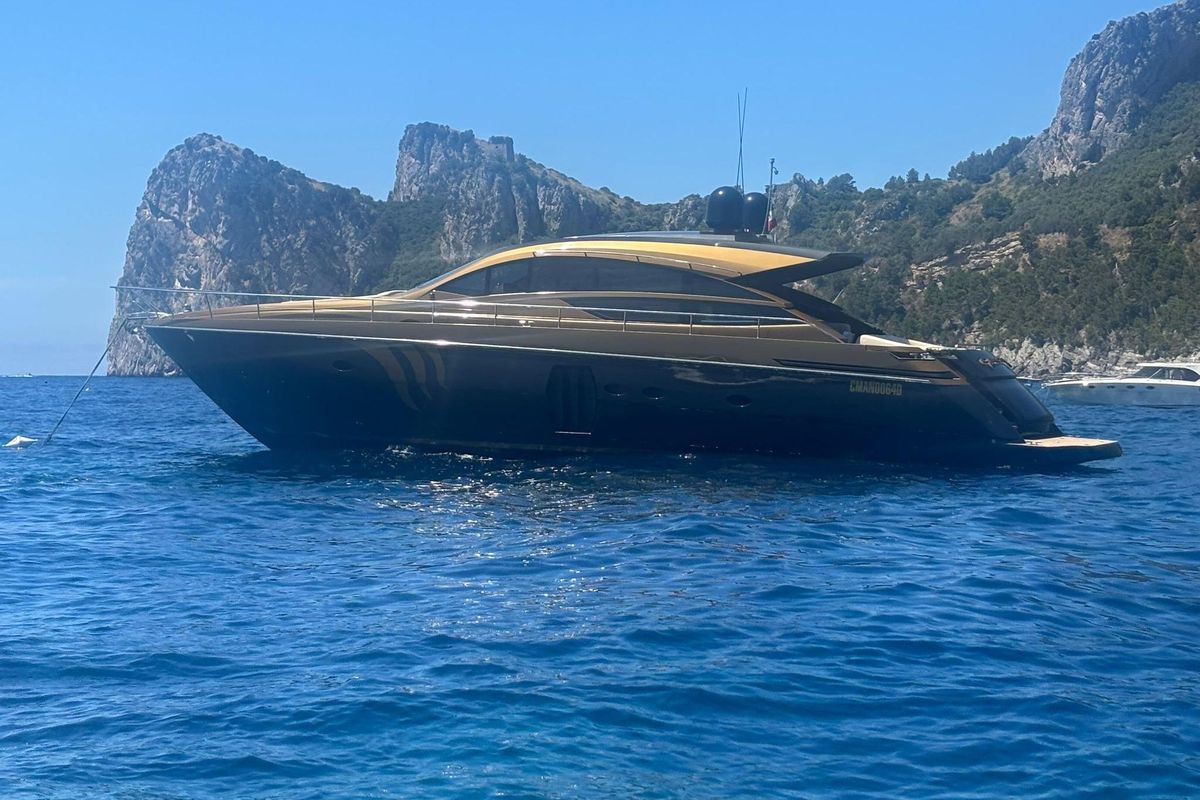 2009 Pershing 65 
