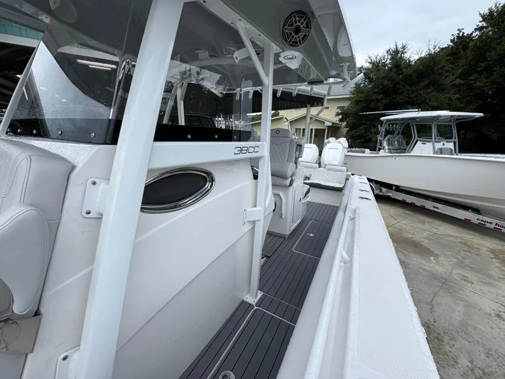  Yacht Photos Pics 2022 Fountain 38 CC boat with sleek design and modern interior features.