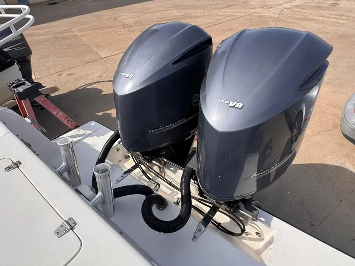  Yacht Photos Pics Twin Yamaha V8 outboard engines on a 1998 Contender 35 Express Side Console boat.