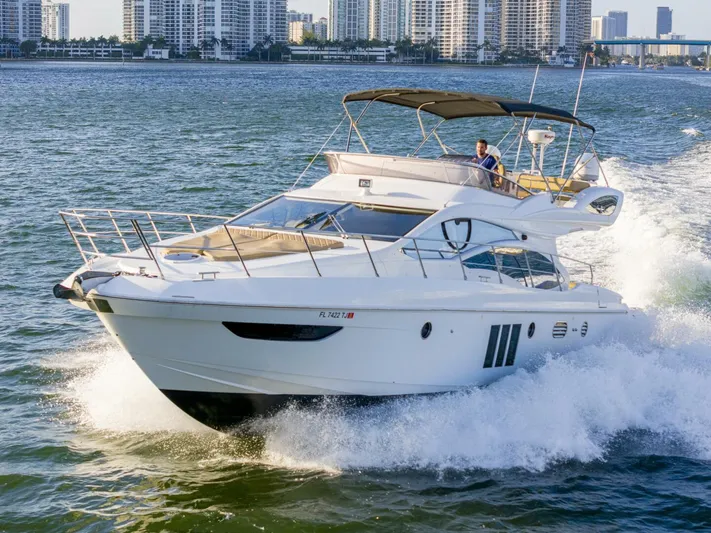  Yacht Photos Pics 2014 Azimut 48 Flybridge - Image 16