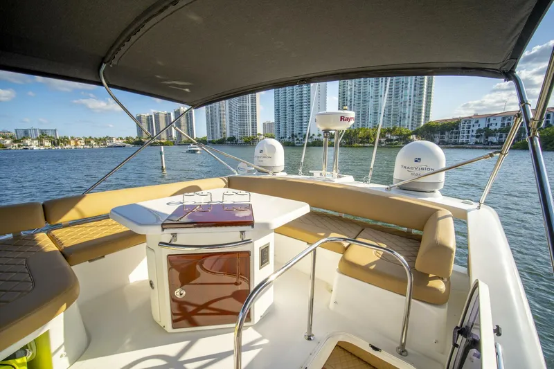  Yacht Photos Pics 2014 Azimut 48 Flybridge - Image 50