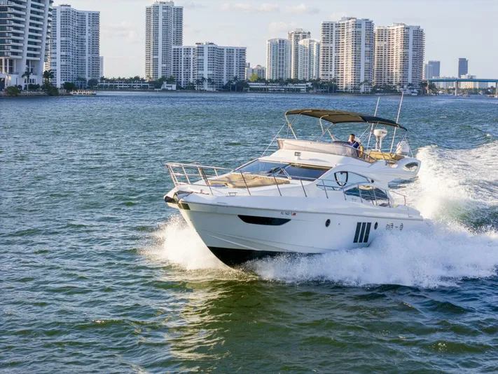  Yacht Photos Pics 2014 Azimut 48 Flybridge - Image 17